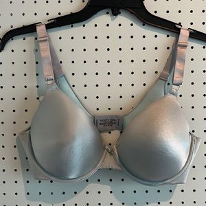 Light blue Vanity Fair bra, size 38D